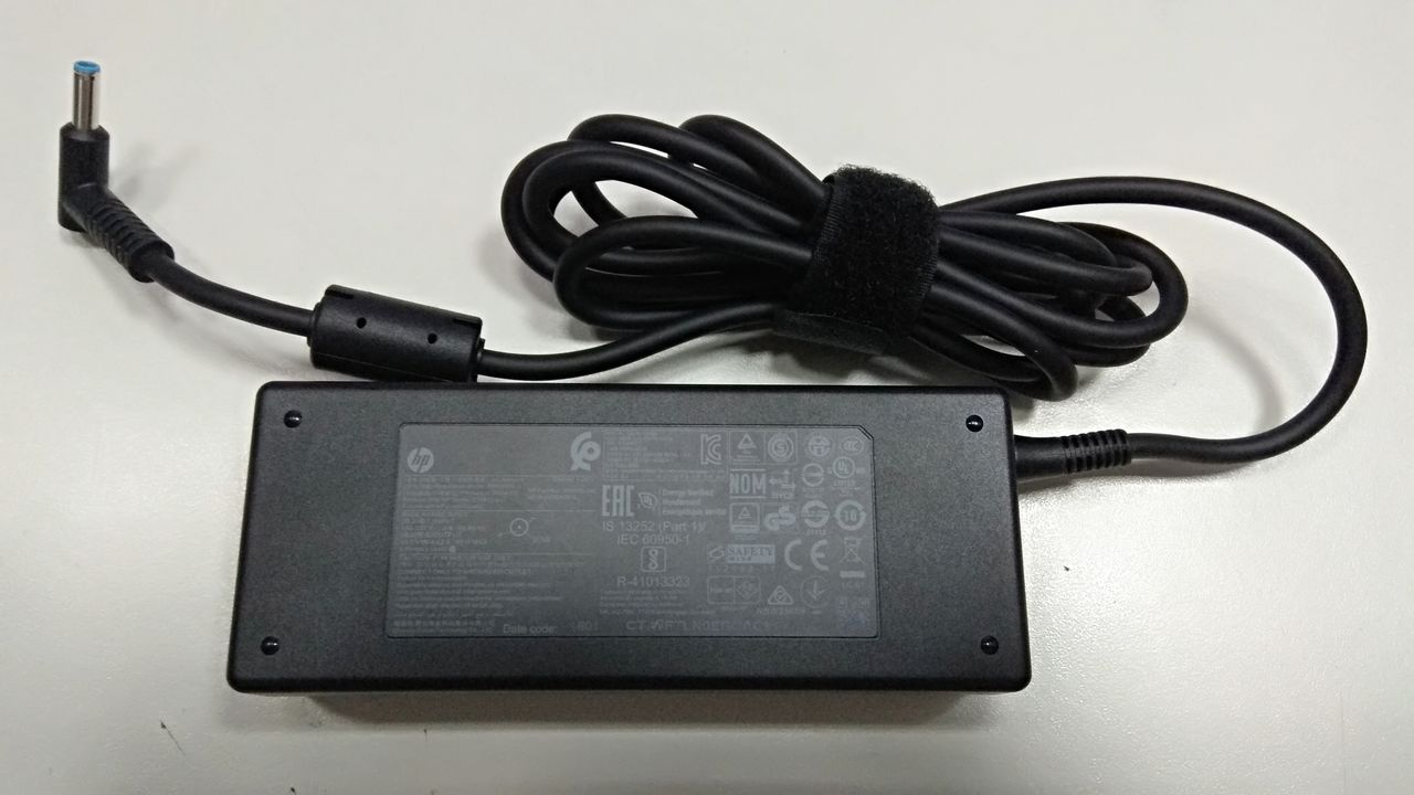 Vind Hp W Smart Ac Adapter Right Angled Mm Connector H Y Aa