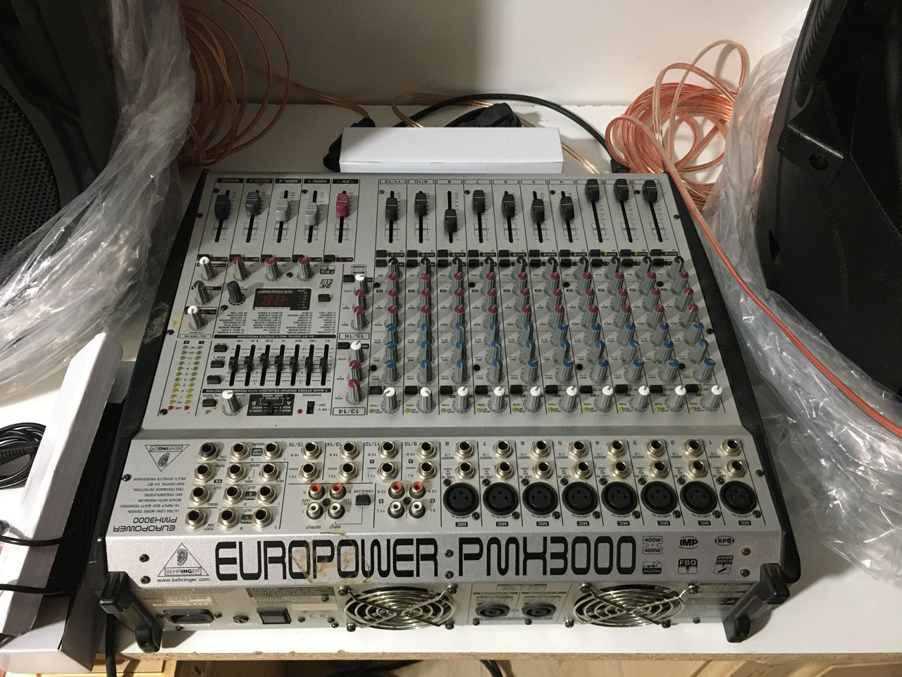 Mixer Activ Behringer Europower Pmp 3000