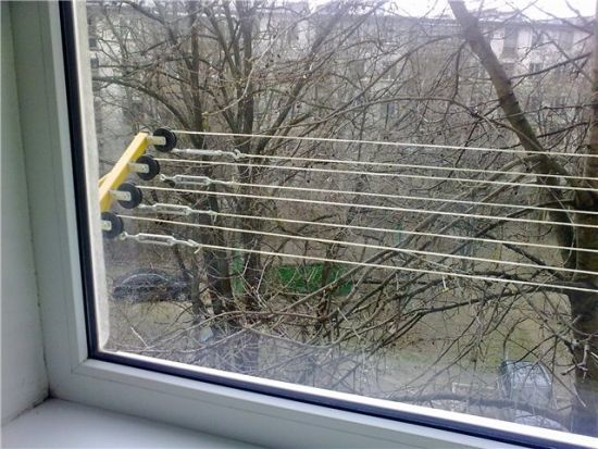 Как сделать за окном бельевые веревки на Как сделать за окном бельевые веревки на