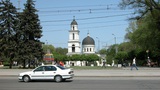 Пустынные улицы Кишинева: на маршруты вышло вдвое меньше транспорта