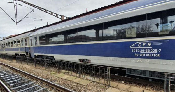 Incendiu la locomotiva electrică a unui tren Regio în România