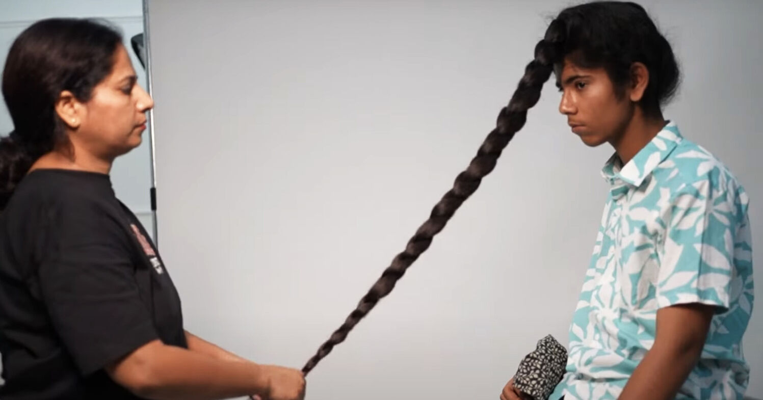 Подросток из Индии стал обладателем самых длинных волос в мире
