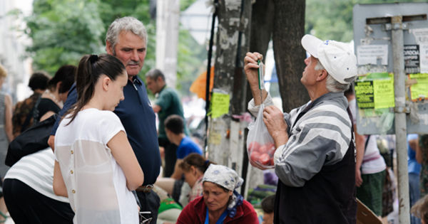 Comer Ul Neautorizat Ia Amploare Pe Str Zile Capitalei Preciz Rile Ansa