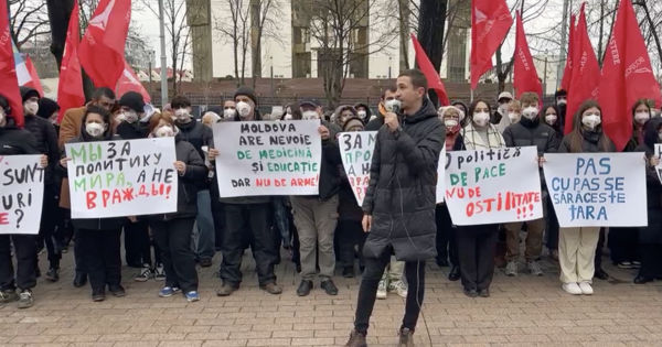 Protest N Fa A Parlamentului Organizat De Membrii Partidului Rena Tere