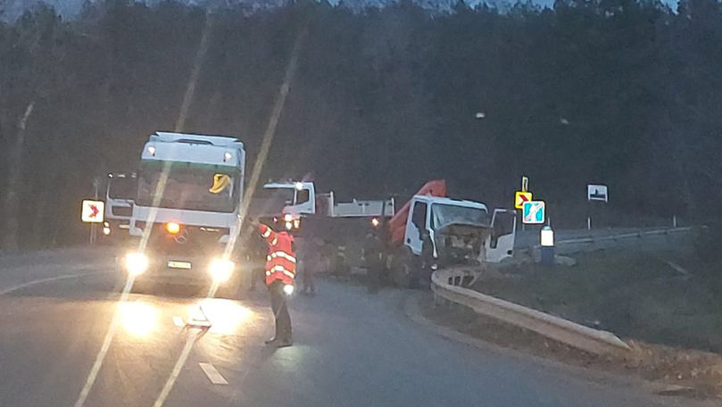 Accident Grav N Raionul H Nce Ti Primele Imagini Cu Ma Inile Avariate