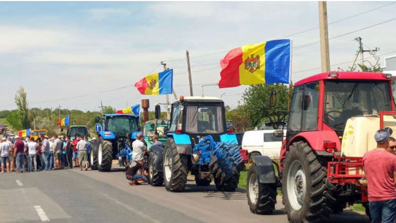 Tractoarele părăsesc PMAN Fermierii dispuși să aștepte până în august