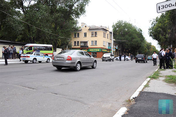 В Тирасполе столкнулись легковой автомобиль и маршрутное такси