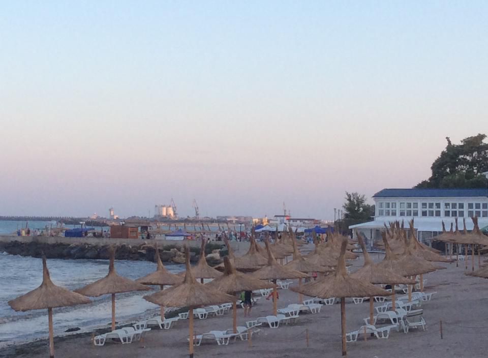 Cum se odihnește Mihai Ghimpu în vacanță: Eu, tu... Marea și soarele!