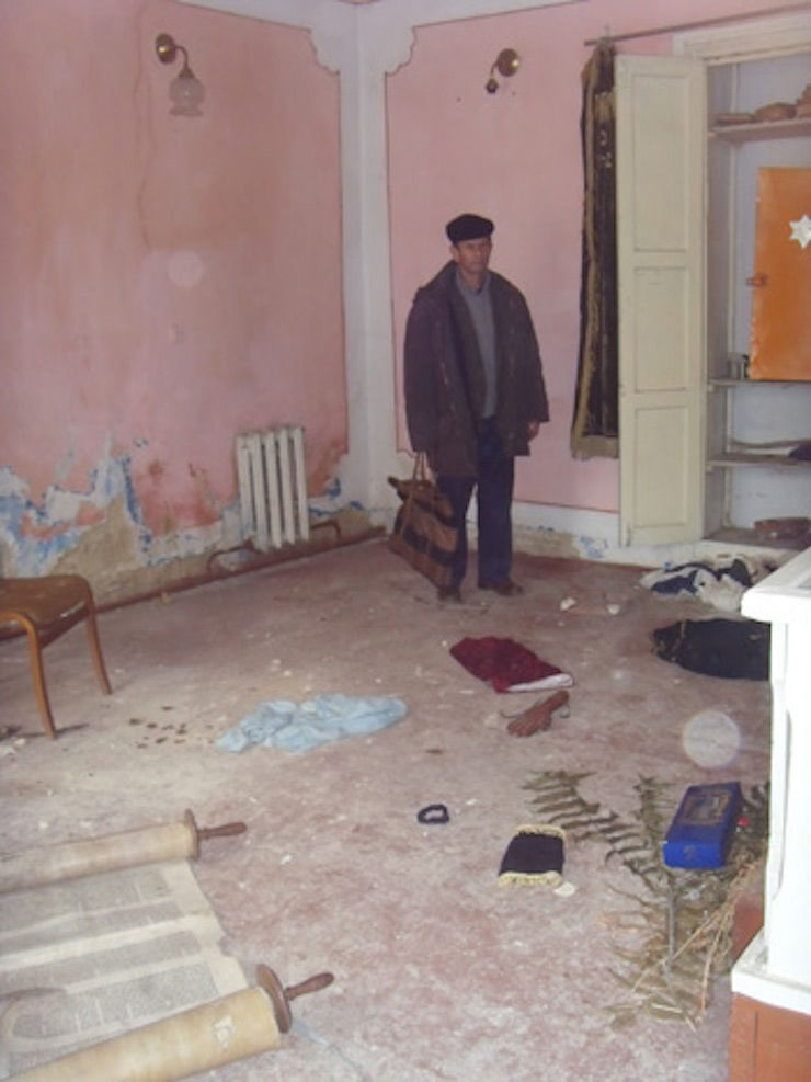 Вандалы устроили погром в синагоге в Оргееве