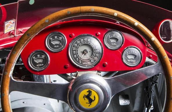 Автомобиль Ferrari продан с аукциона за рекордную сумму в £10,7 млн фунтов