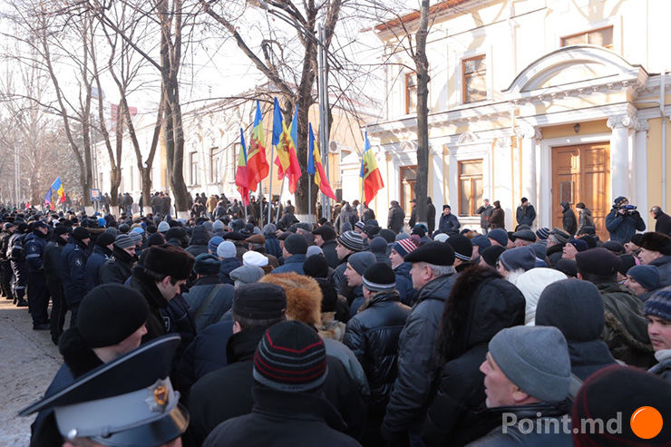 В четверг в Кишиневе продолжаются протесты против назначения правительства