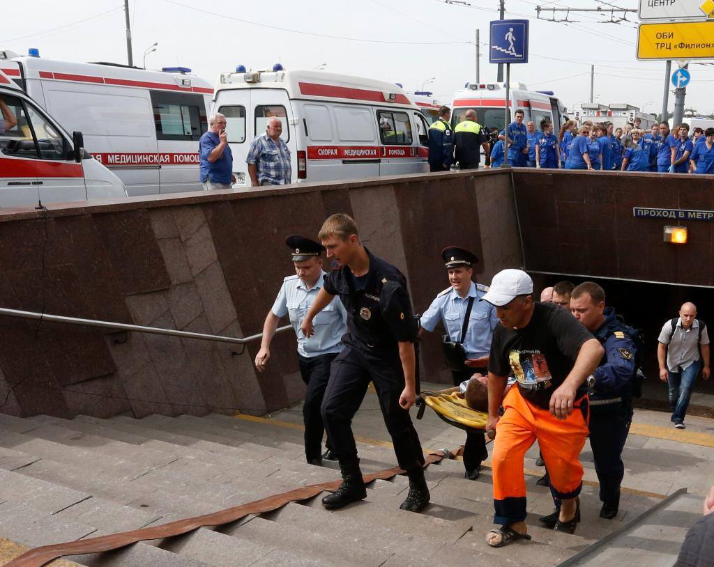 Число жертв трагедии в московском метро достигло 15