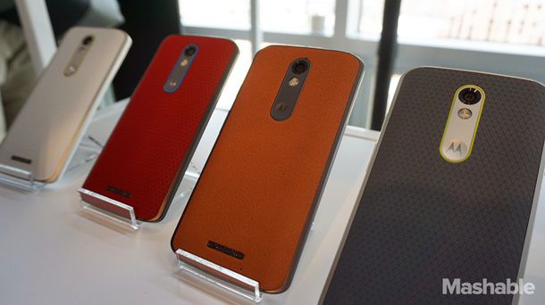 Motorola выпустила первый в мире смартфон с небьющимся экраном