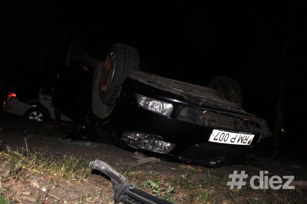 Automobilul de serviciu a deputatei Violeta Ivanov s-a răsturnat în centrul Chișinăului