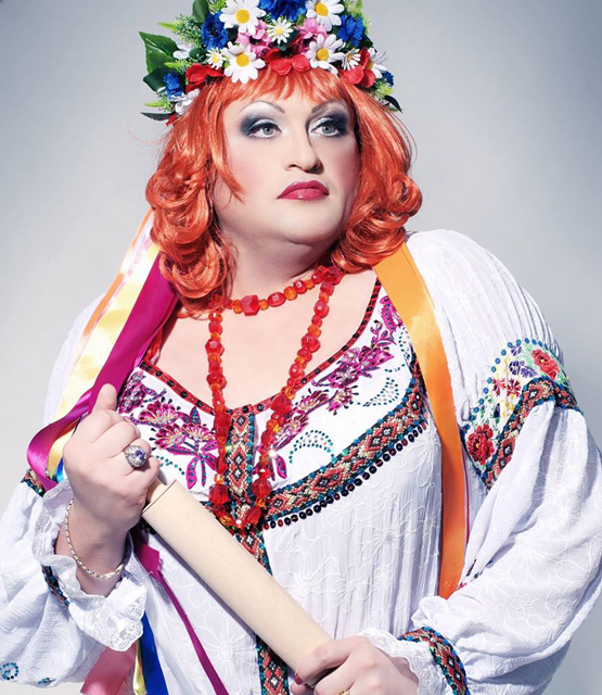 В Киеве на борьбу с "ватниками" мобилизуют гей-фронт со скалками