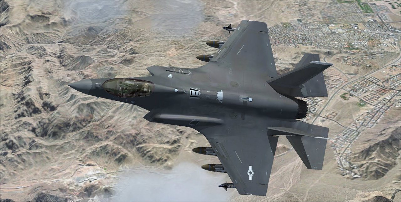 Истребитель США F-35 дебютирует на авиасалоне в Фарнборо