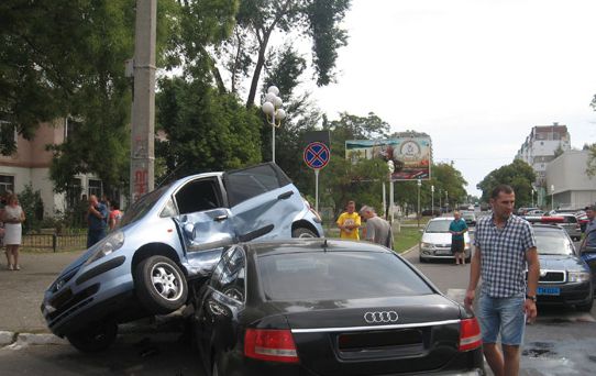 Accident grav la Tiraspol: O femeie şi un copil au ajuns la spital cu multiple traumatisme