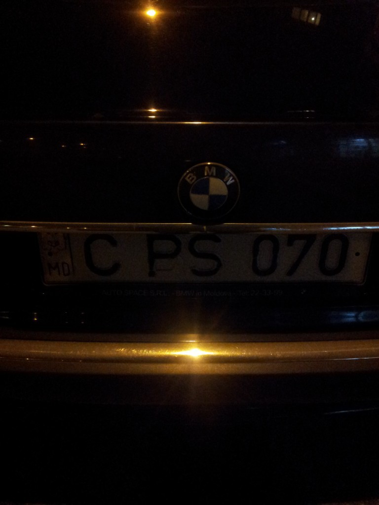 Cum și-a modificat plăcuța de înmatriculare un șofer