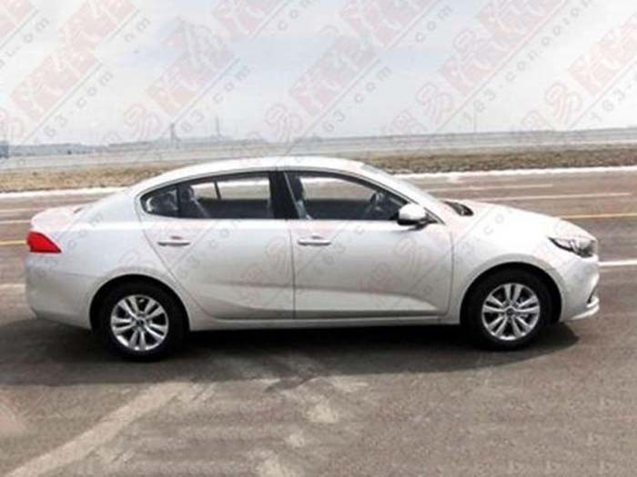 В Интернете появились первые фото серийной версии Kia K4
