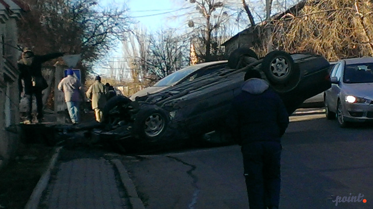 Accident in sectorul Buiucani: masina rasturnata