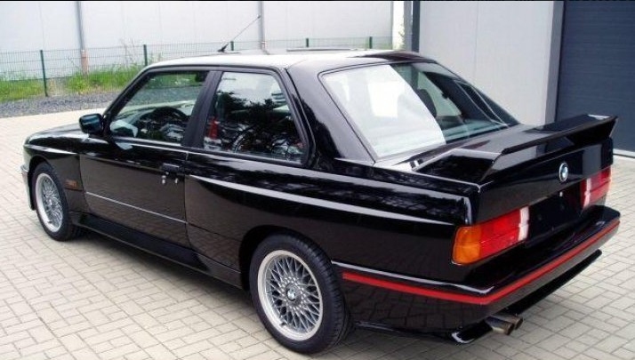 Un neamţ vinde un BMW M3 din '92 cu 300.000 de euro. Ce are maşina atât de special