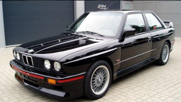 Un neamţ vinde un BMW M3 din '92 cu 300.000 de euro. Ce are maşina atât de special