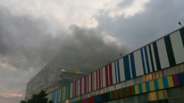Un incendiu puternic a izbucnit la turnul „Ostankino” din Rusia