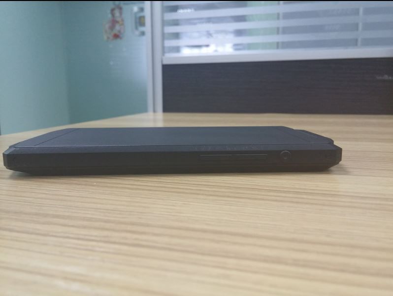 Cât de gros ar fi un smartphone care stă încărcat toată săptămâna?