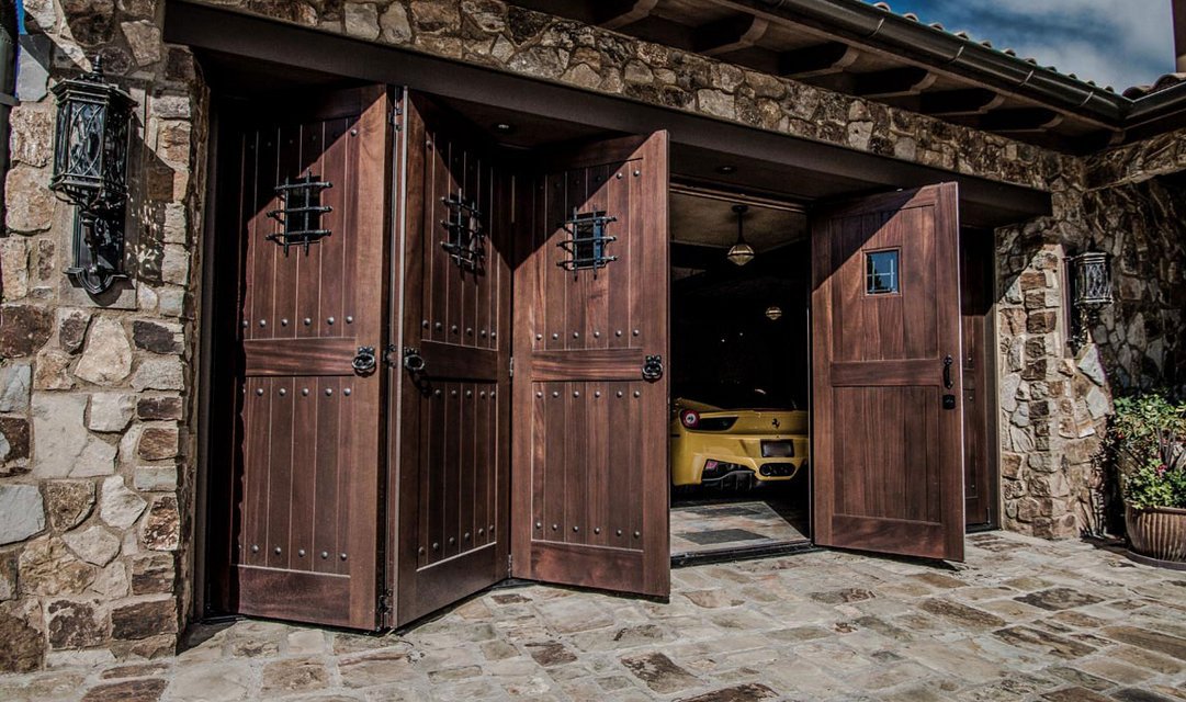 Cum arată un garaj de lux pentru Ferrari