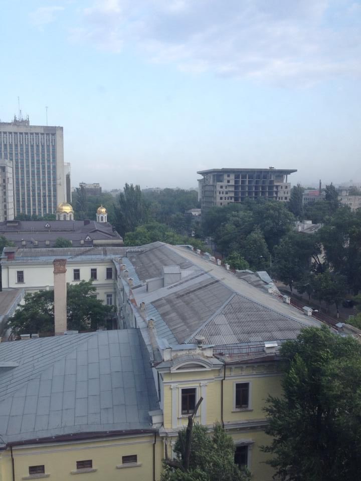 Vremea schimbă macazul. Un vânt puternic face ravagii prin Chișinău