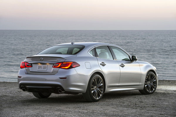 Infiniti рассекретила топовую версию седана Q70