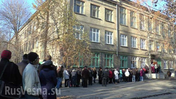 Выборы в ДНР и ЛНР: на избирательных участках образовались очереди