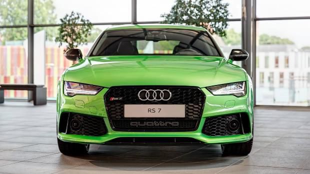 Noul Audi RS7 pozează în nuanță Apple Green