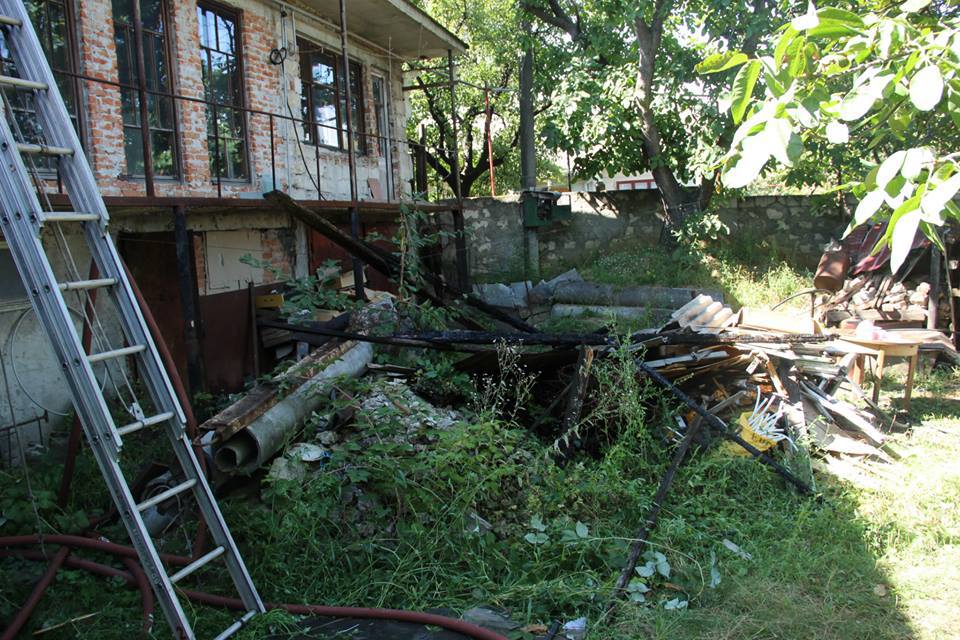 В Кодру сгорела крыша жилого дома