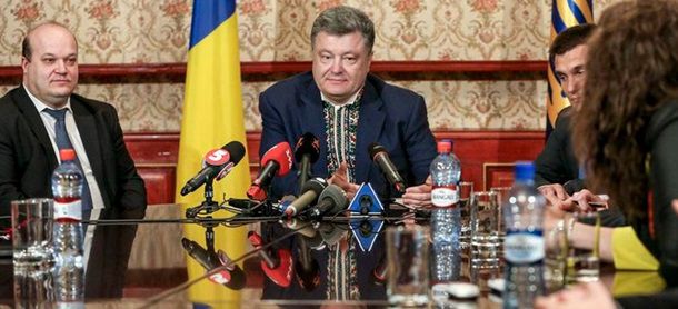 Порошенко прибыл на саммит в Риге в вышиванке