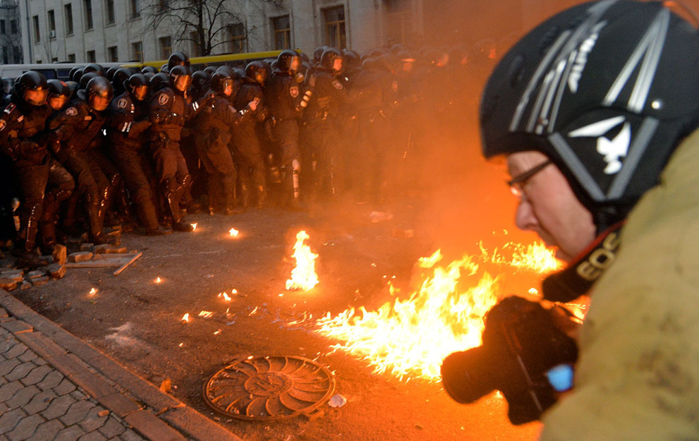 Впечатляющие кадры украинских протестов