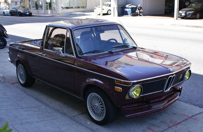 Un BMW din 1971 a fost transformat în pick-up