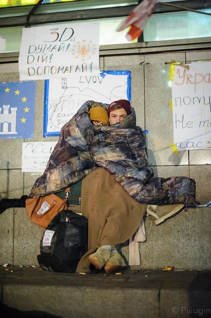 В Сети появились фото, сделанные за 30 минут до разгона Евромайдана