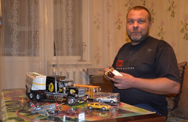 Водитель из Донецка собрал в гараже 300 мини-авто