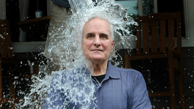 Десять фактов о флешмобе Ice Bucket Challenge