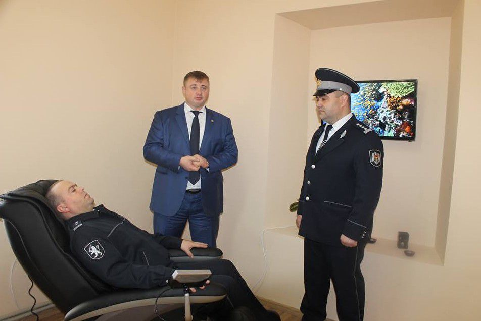 Mai multe fotolii de masaj pentru polițiștii stresați