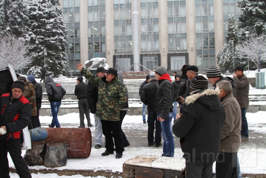 Протест с металлоломом в столице: "Metalferos навязывает монополию”