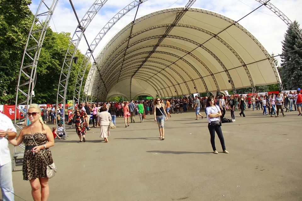 Cîți oameni au fost la protestul din PMAN și cîți la „Moldexpo”