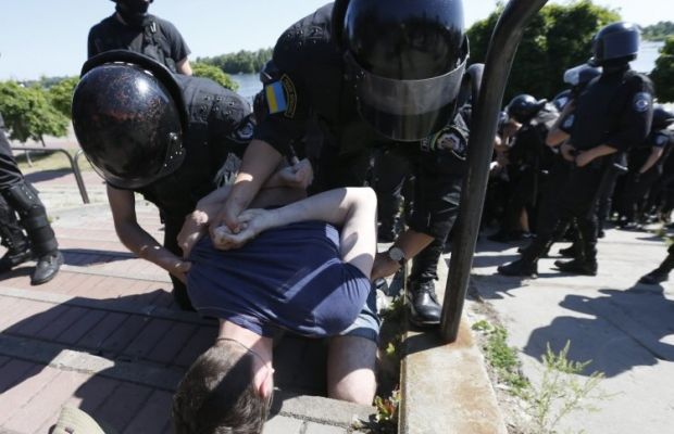 В результате столкновений на "Марше равенства" в Киеве пострадали 11 милиционеров