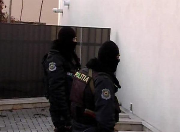 МВД обыскало бильярдный клуб родственника члена «Нашей Партии» в Бельцах