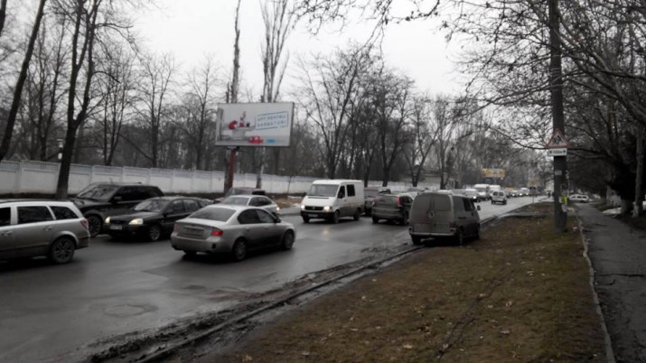 Из-за ремонта дороги у РКБ не могут проехать машины скорой помощи