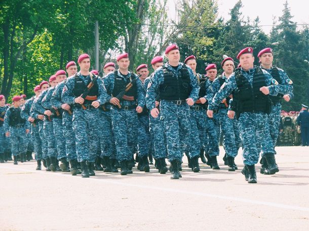 К Дому профсоюзов в Одессе стянули бронетехнику и 2000 силовиков
