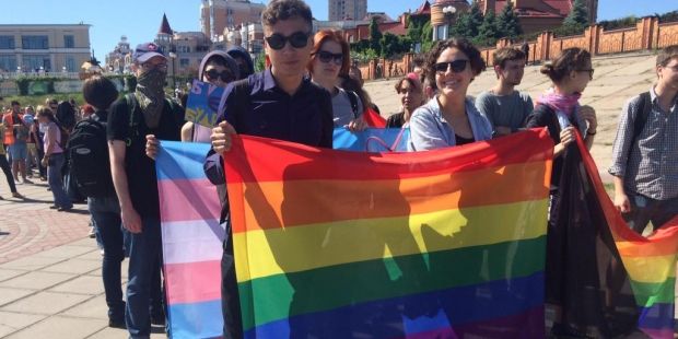 Активисты «Правого сектора» напали на участников гей-парада в Киеве