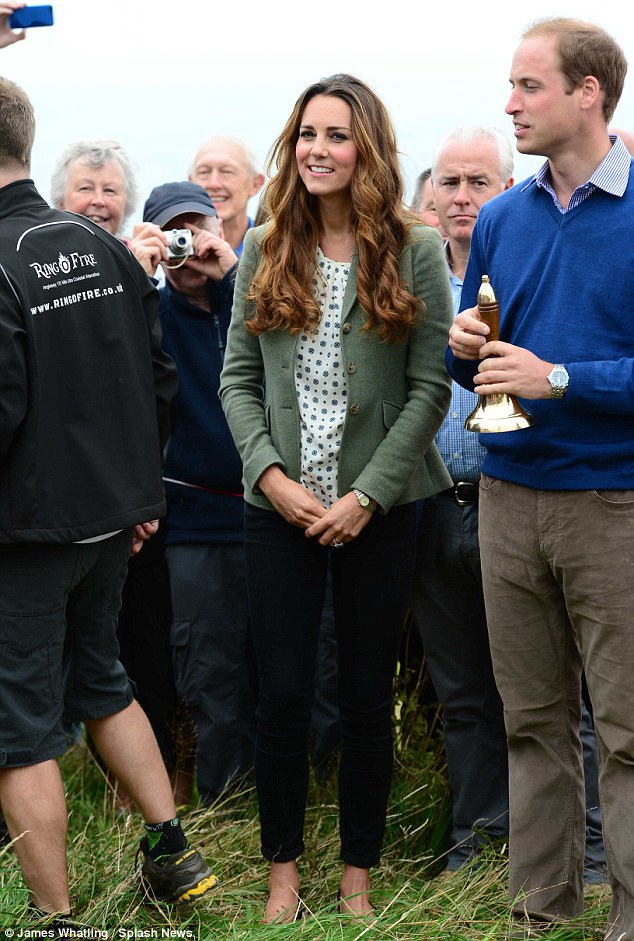 Ducesa de Cambridge, la primul eveniment public după naşterea prinţului George