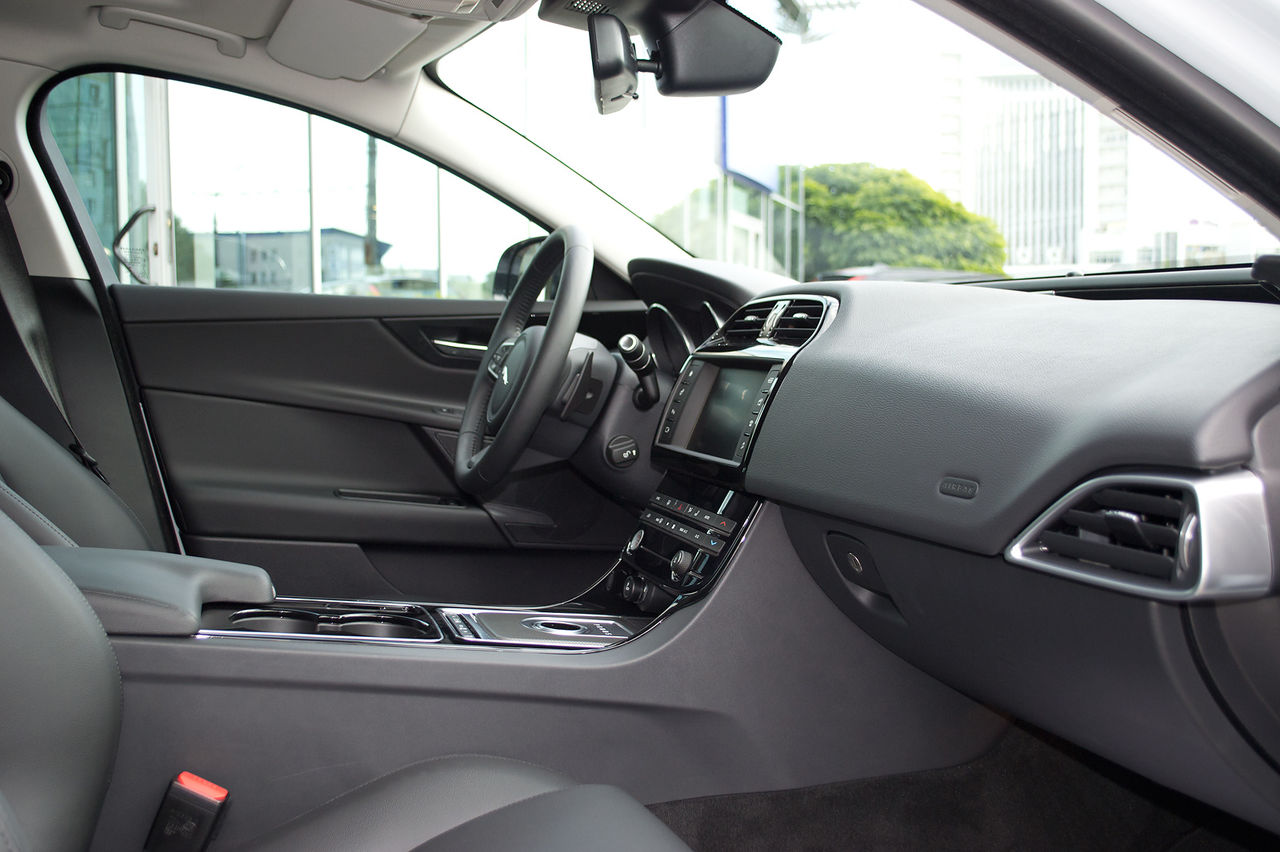 Jaguar XE: promoţie specială în Moldova pentru noul sedan premium